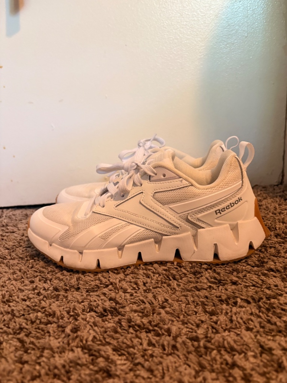 All white Reebok Trainers - Picture 2 of 4